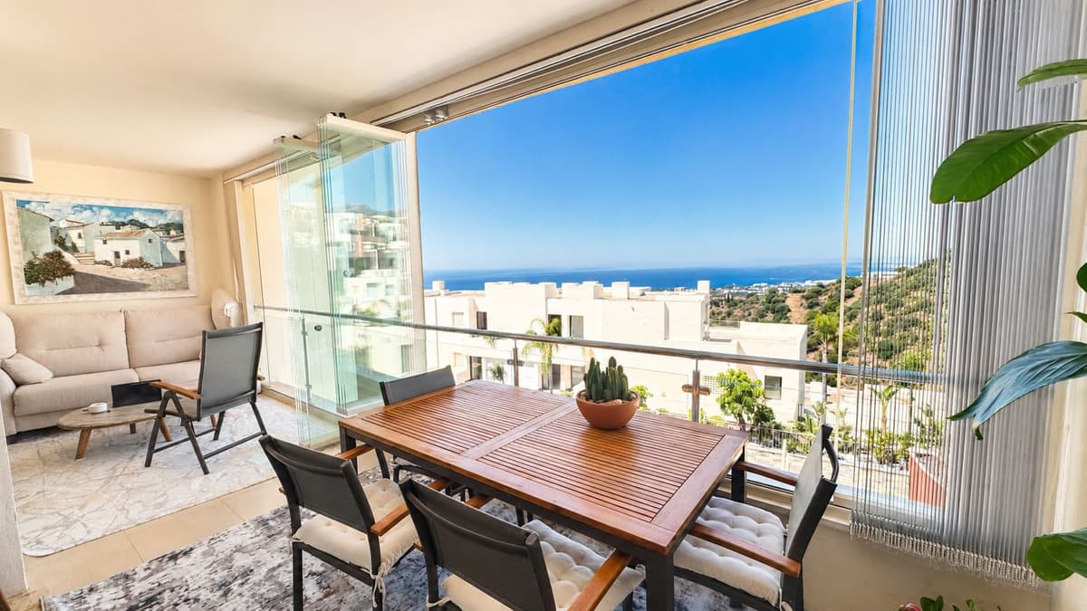 Middle Floor Apartment in Altos de los Monteros
