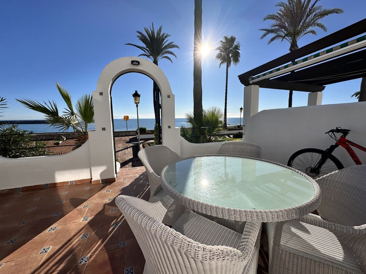 Semi-Detached House in La Duquesa