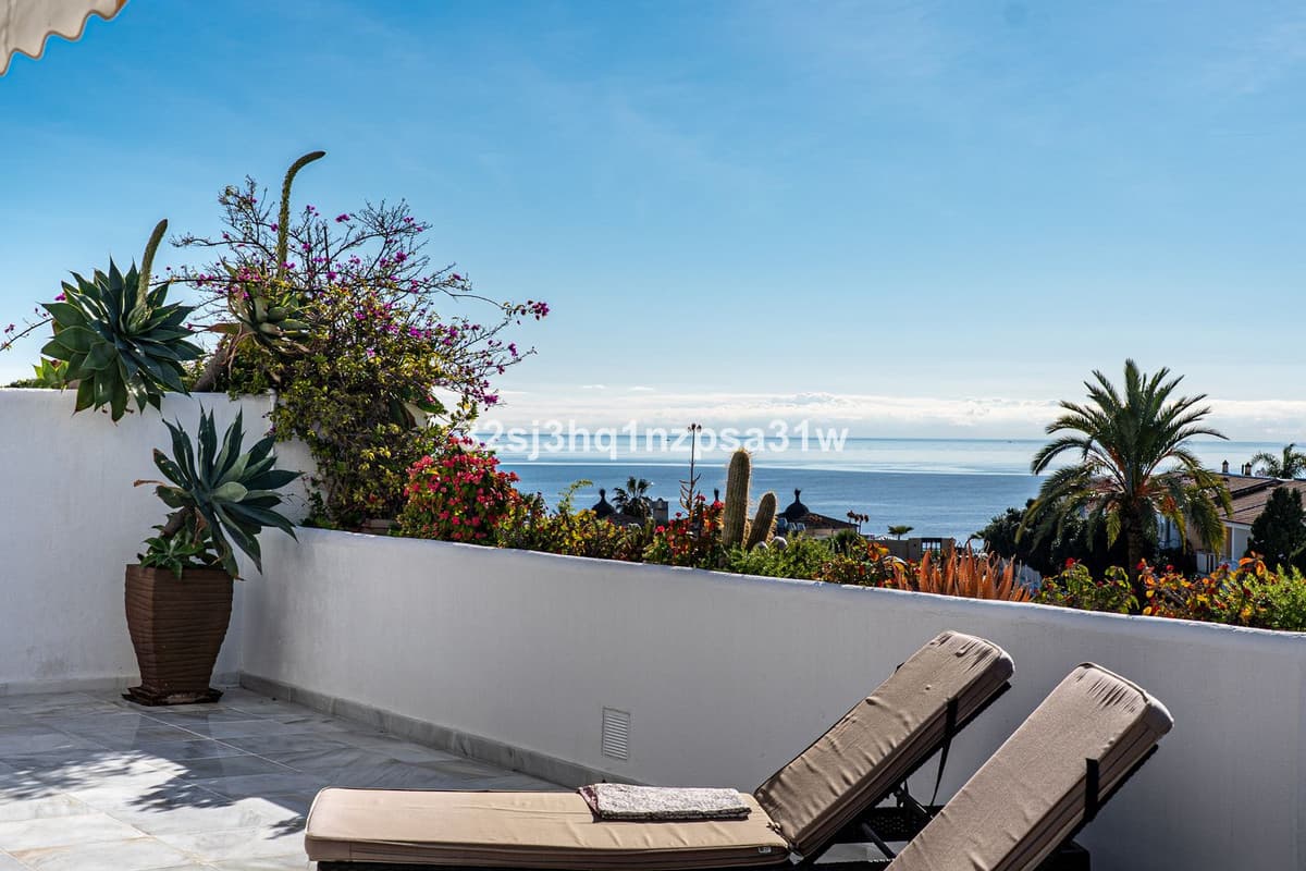 Middle Floor Apartment in Guadalmina Baja