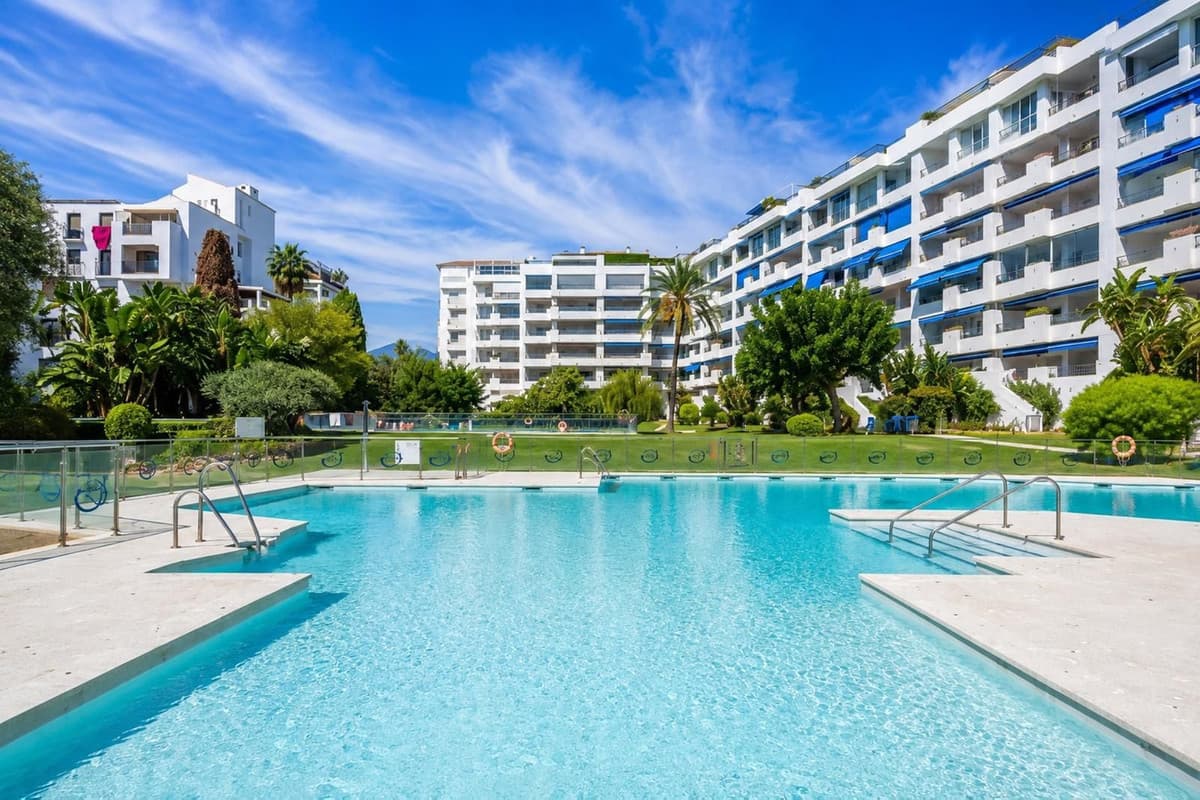 Apartament na parterze in Puerto Banús