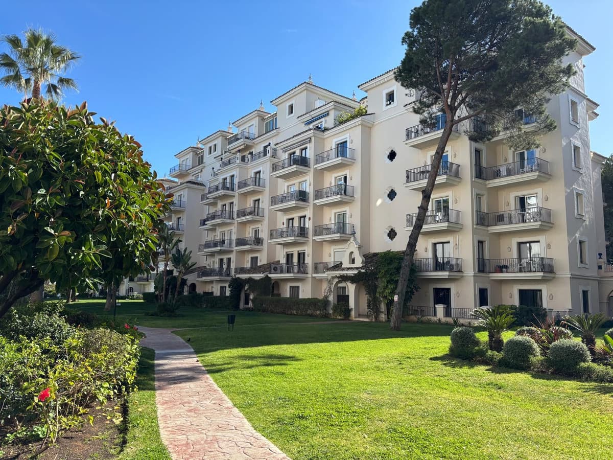 Middle Floor Apartment in Nueva Andalucía