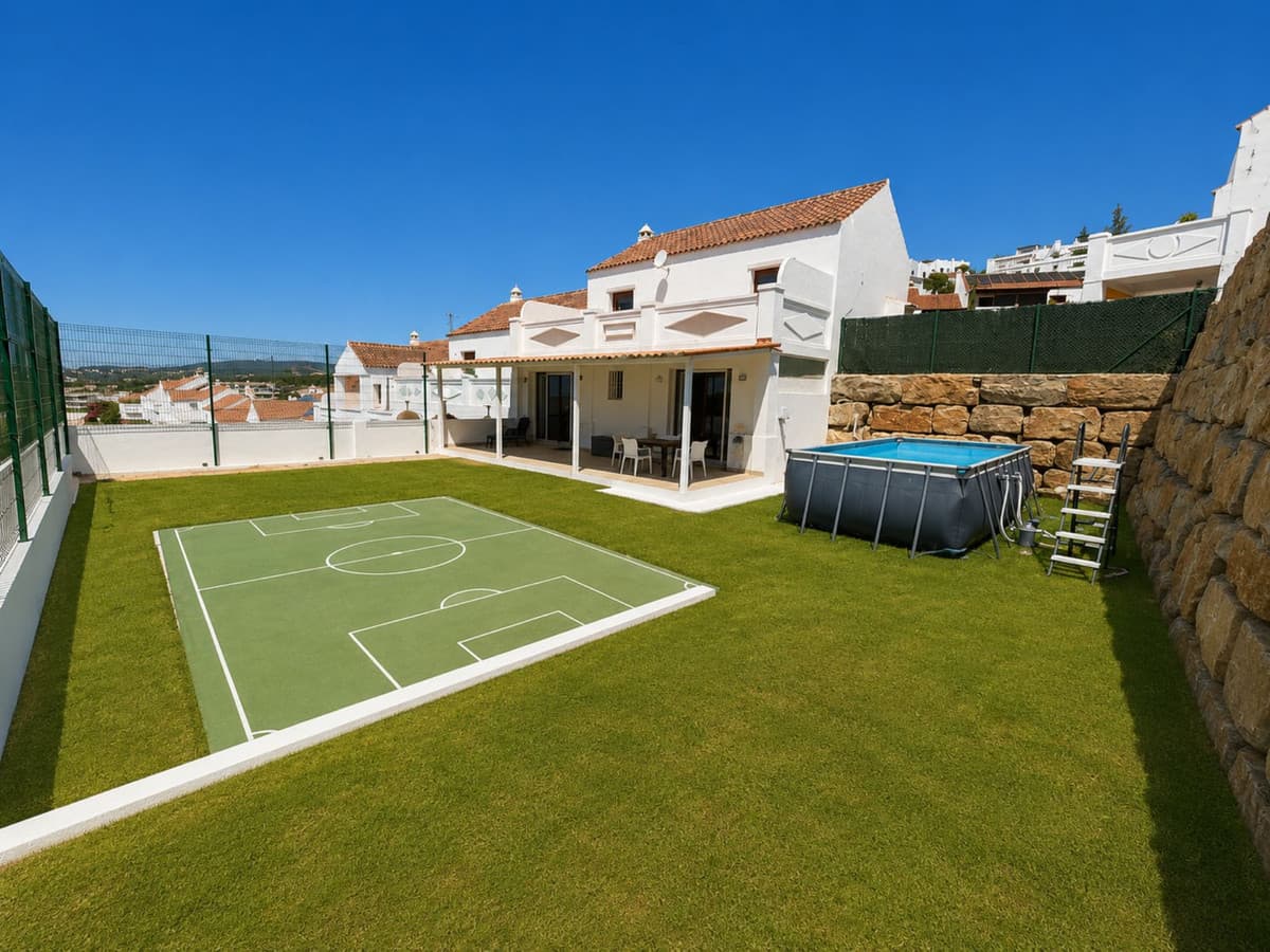 Semi-Detached House in Casares