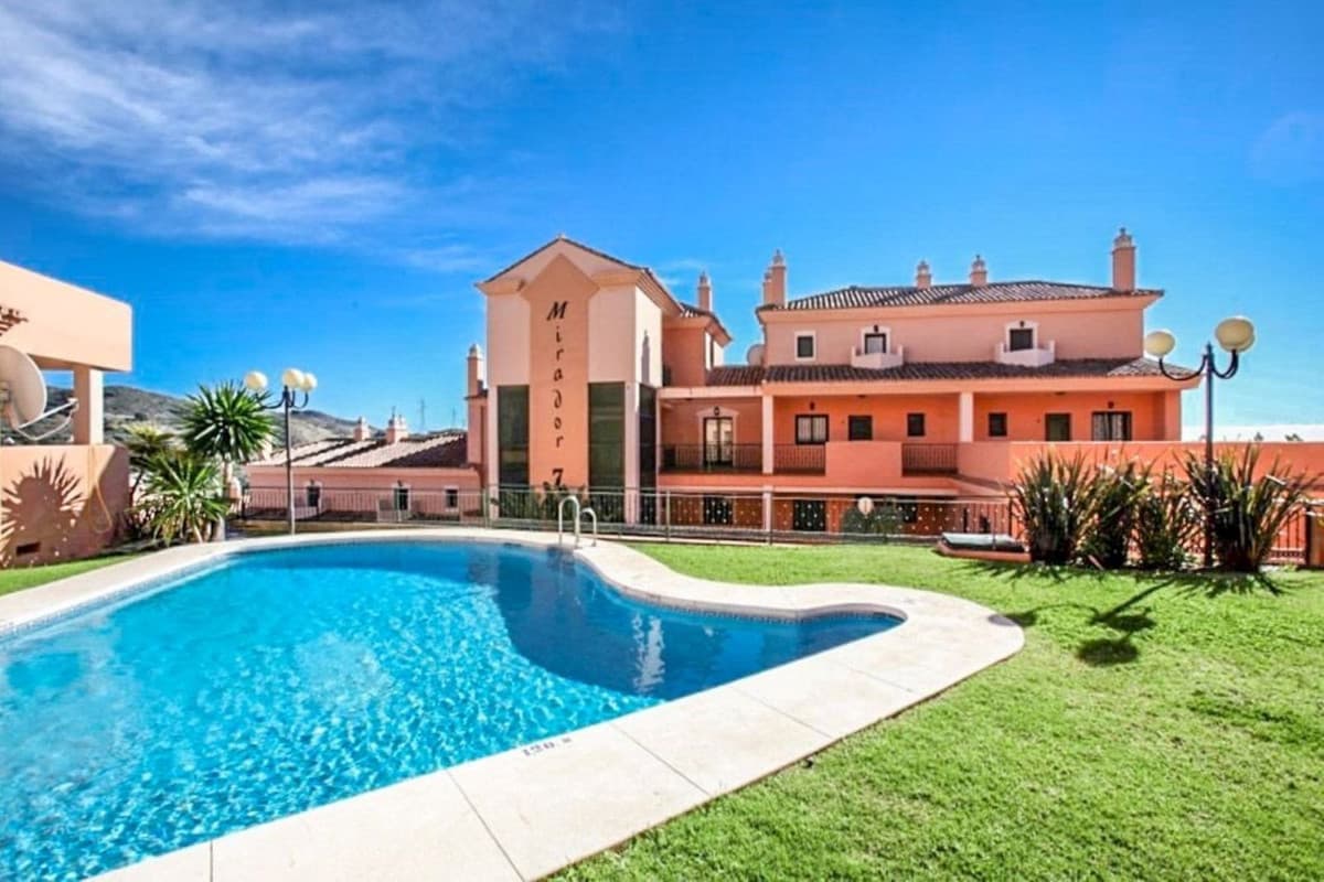 Middle Floor Apartment in Elviria