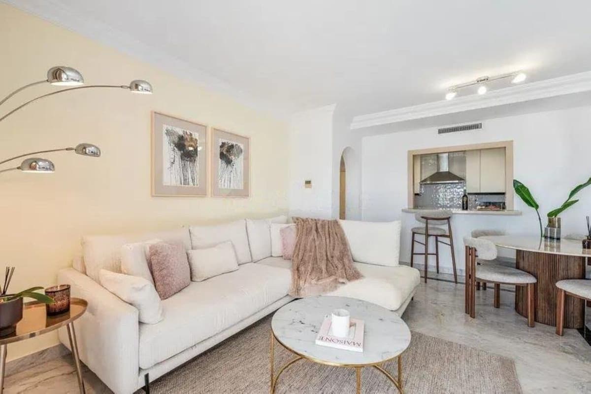 Middle Floor Apartment in Puerto Banús