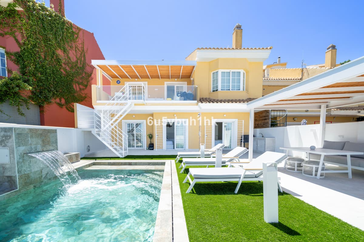 Semi-Detached House in La Mairena