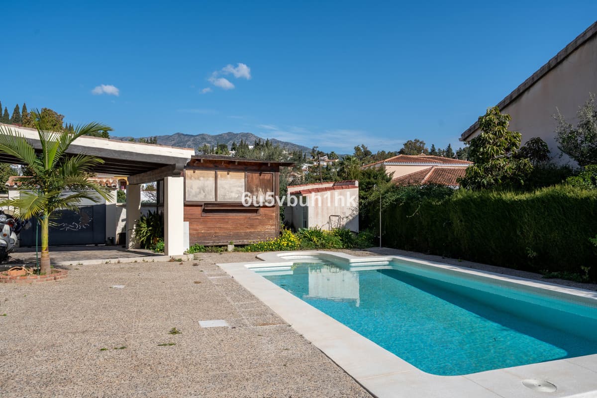 Semi-Detached House in El Coto