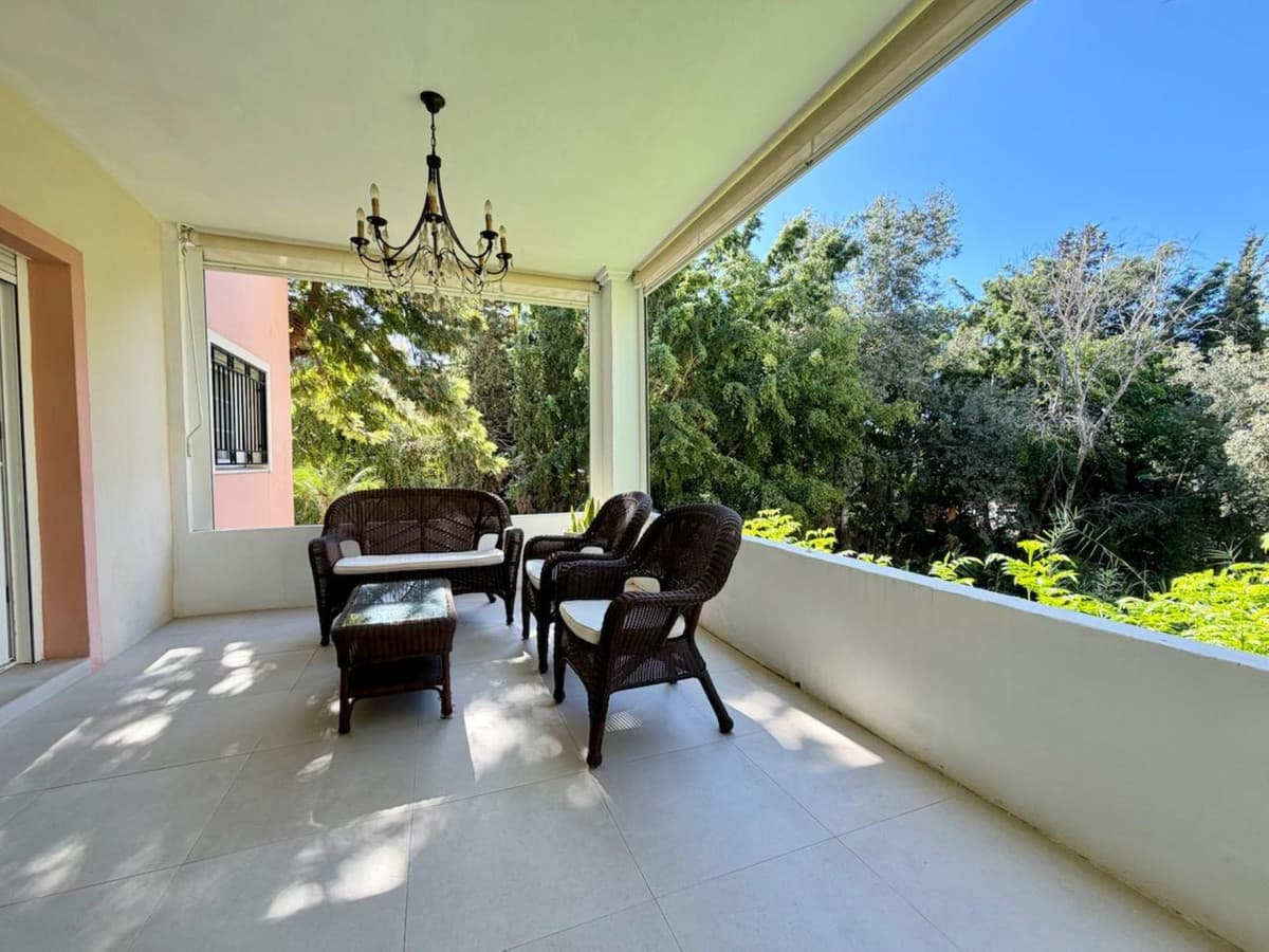 Stueetage Lejlighed in Nueva Andalucía