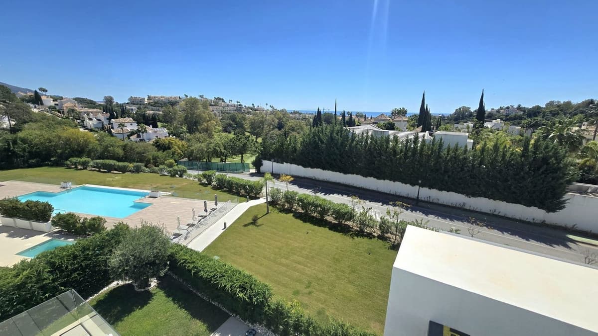 Middle Floor Apartment in Benahavís