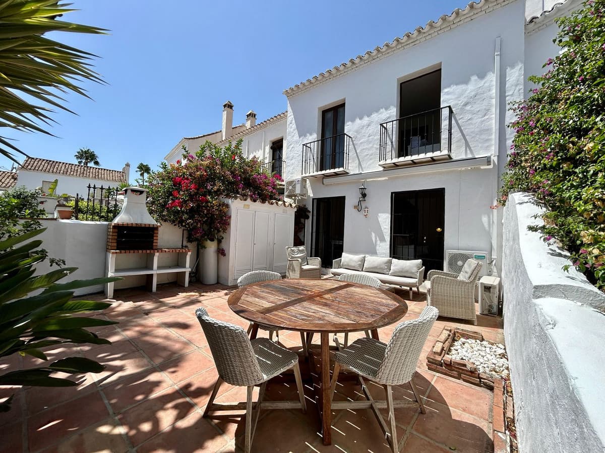 Townhouse in Nueva Andalucía