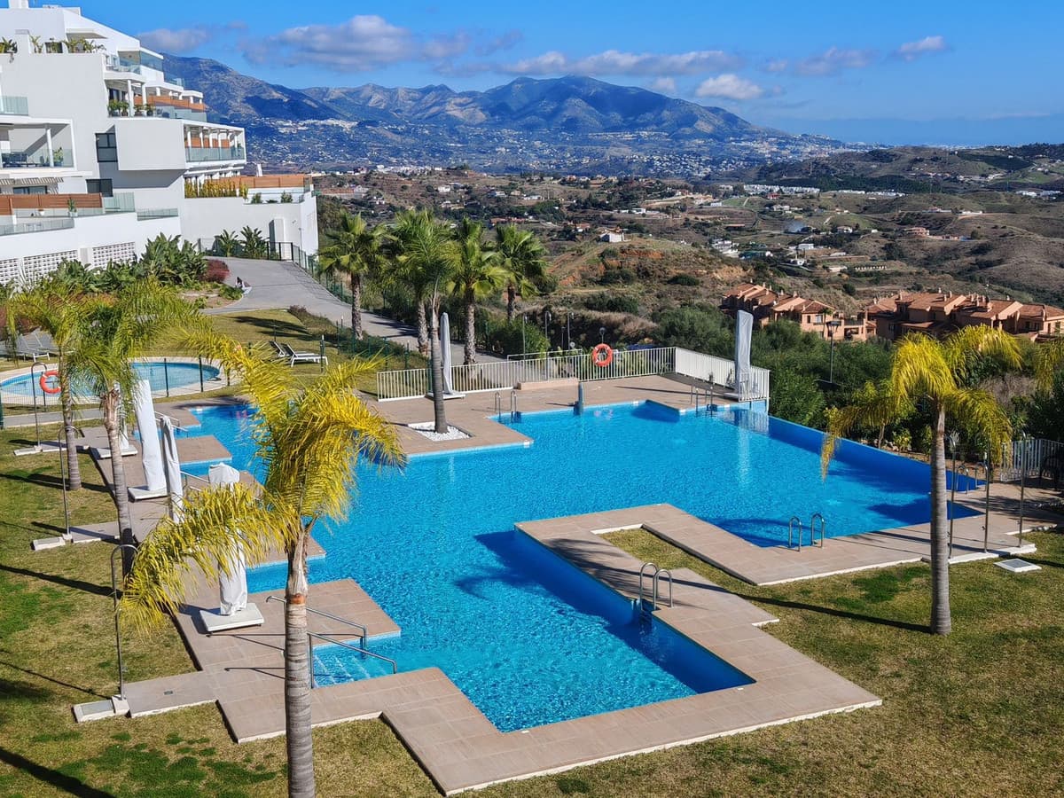 Middle Floor Apartment in Calanova Golf