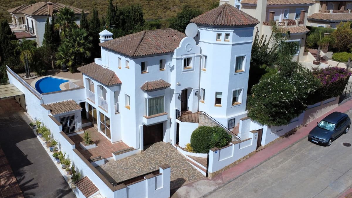 Villa - Chalet in Coín