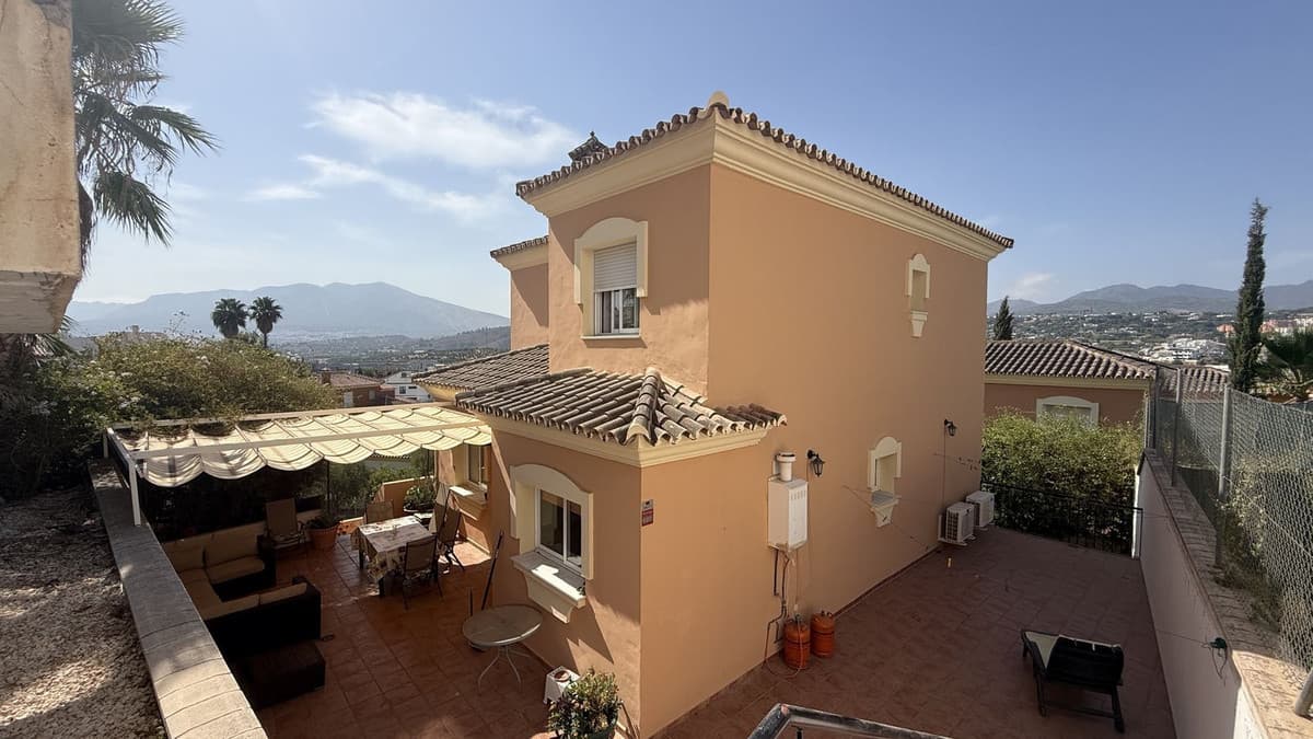 Fritliggende Villa in Coín
