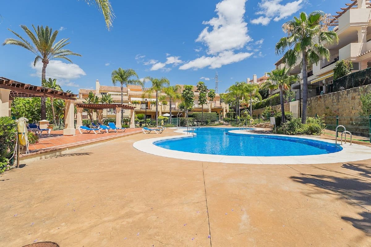 Geschakelde Woning in Nueva Andalucía