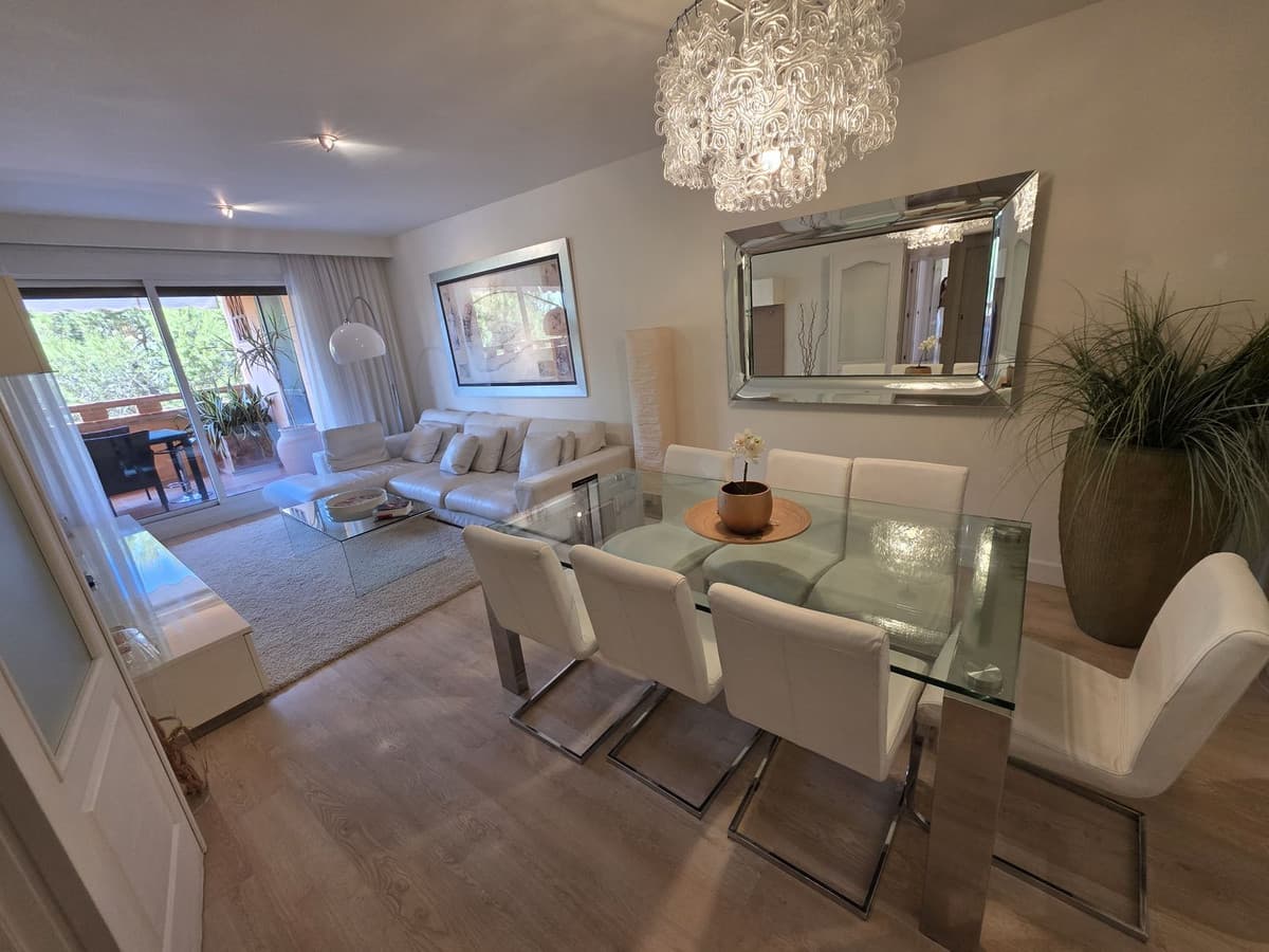 Middle Floor Apartment in The Golden Mile