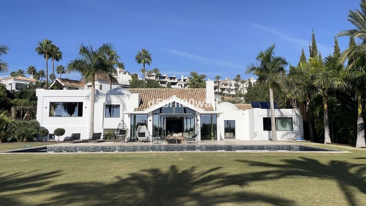 Fritliggende Villa in Benahavís