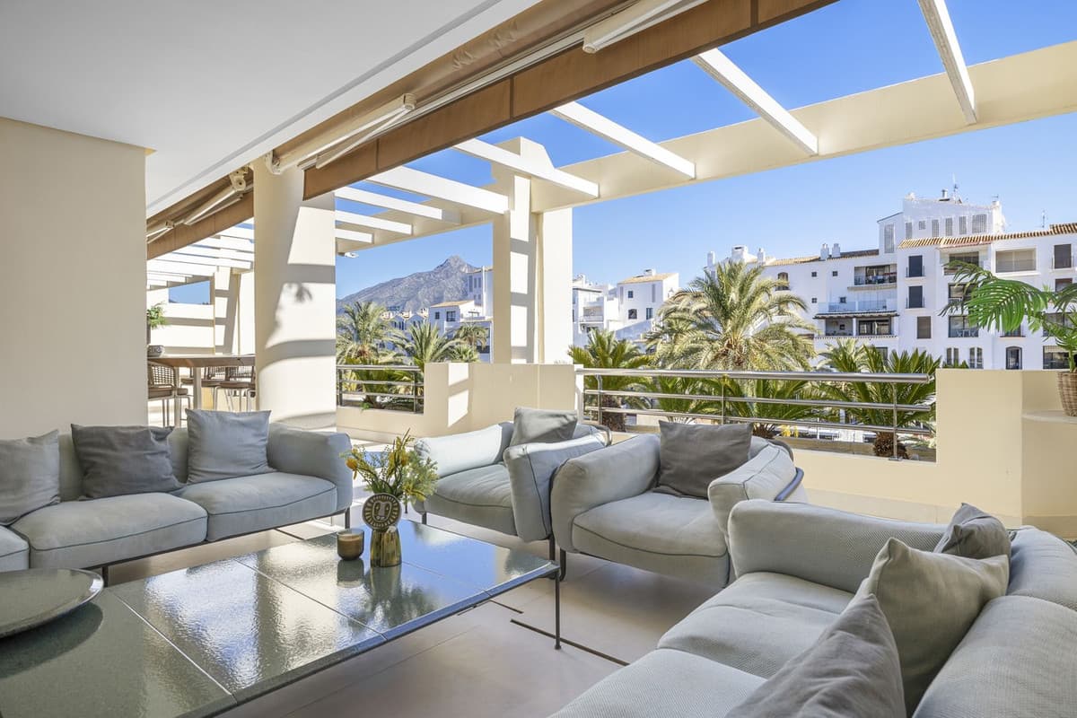 Mellemetage Lejlighed in Puerto Banús