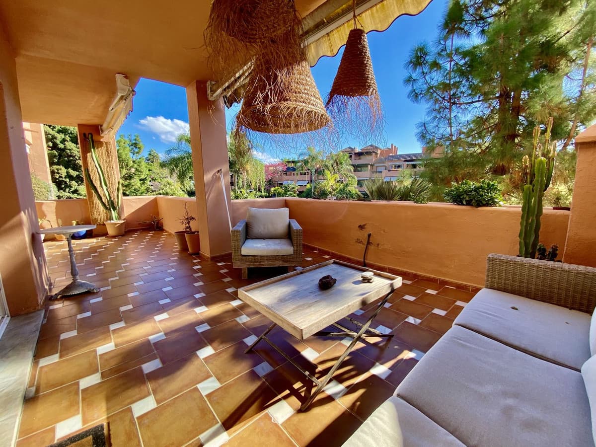 Middle Floor Apartment in Guadalmina Baja