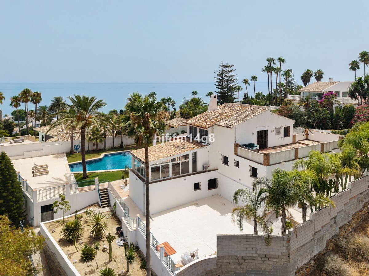 Fritliggende Villa in Estepona