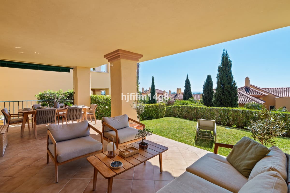 Stueetage Lejlighed in Nueva Andalucía