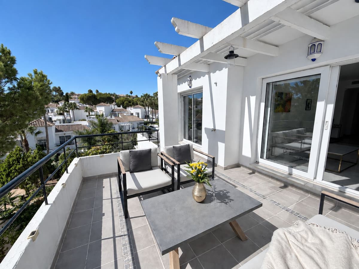 Top Floor Apartment in Nueva Andalucía