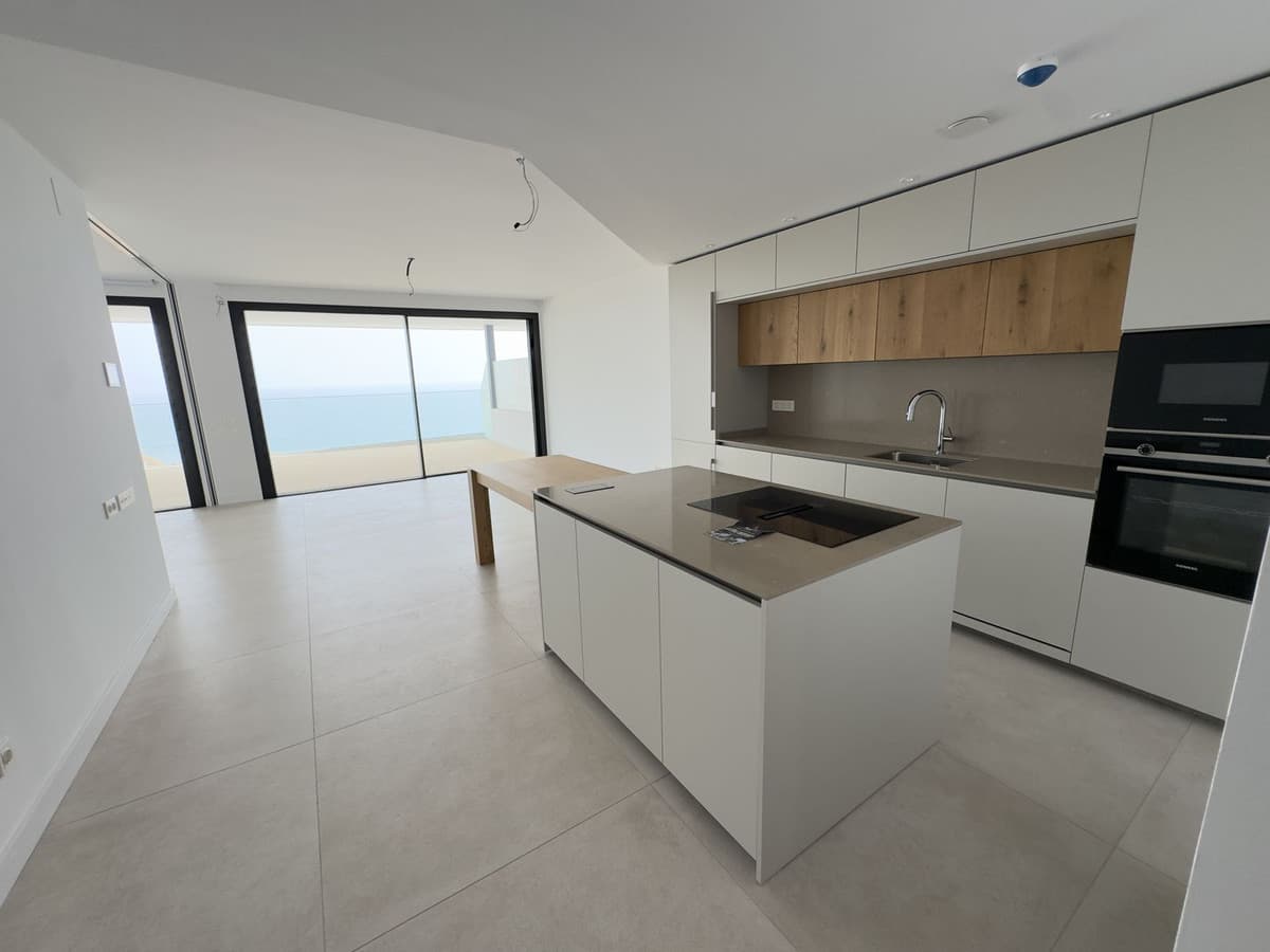 Middle Floor Apartment in Higueron