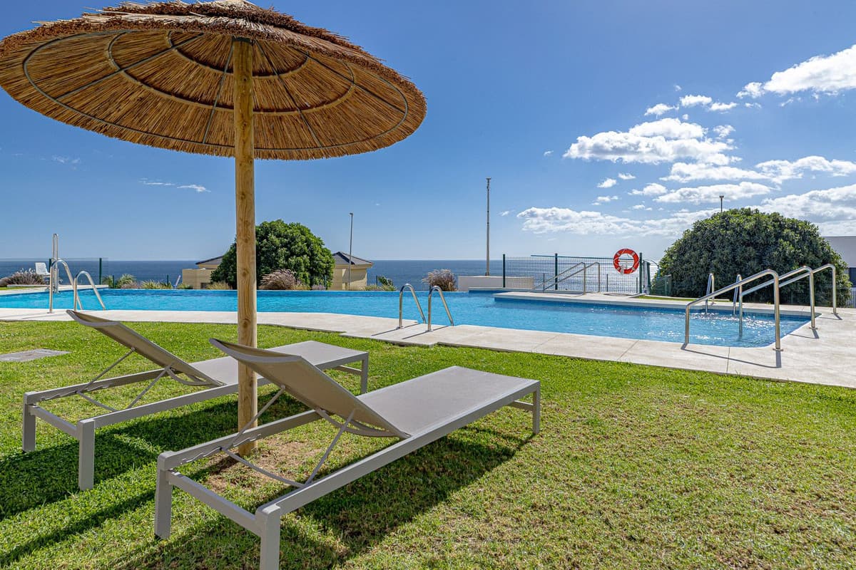 Middle Floor Apartment in Casares Playa
