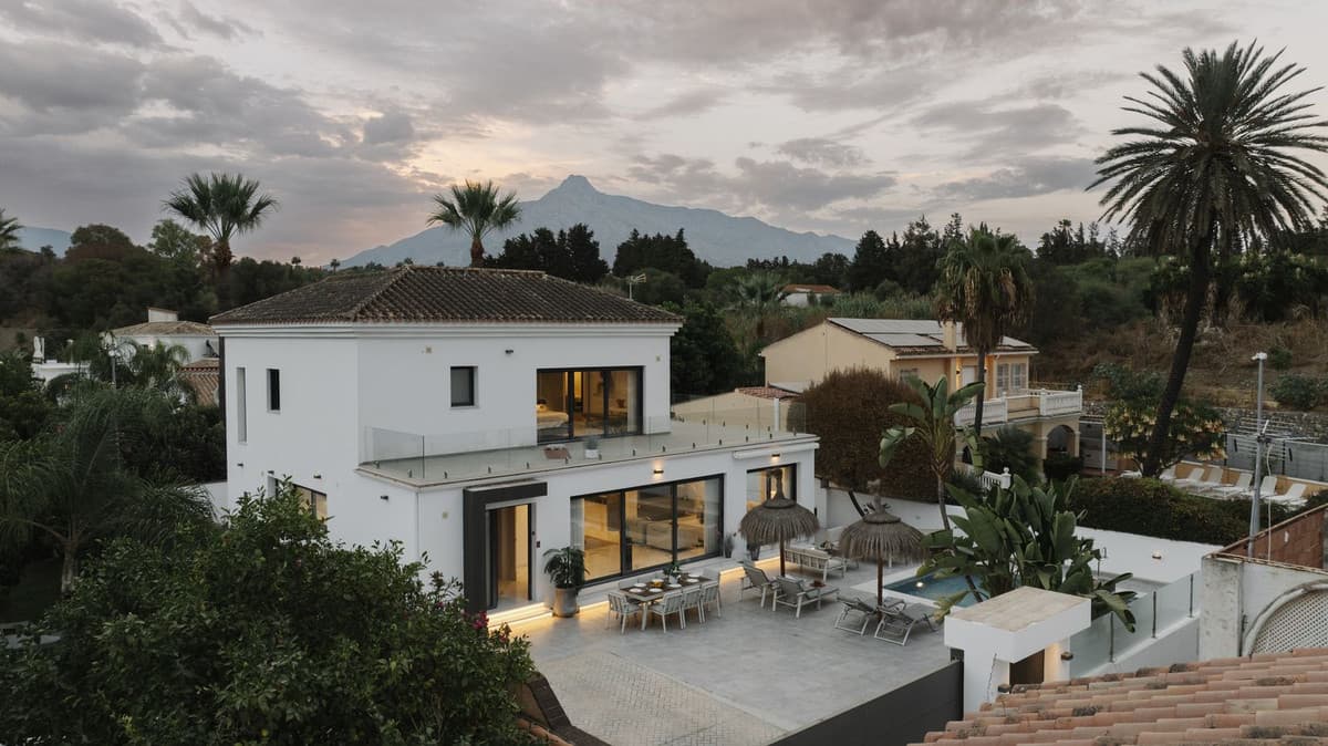 Detached Villa in Nueva Andalucía