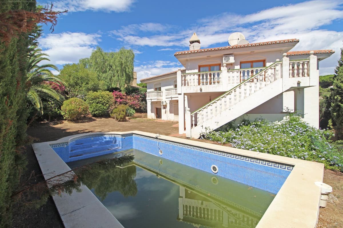 Fritliggende Villa in Calahonda