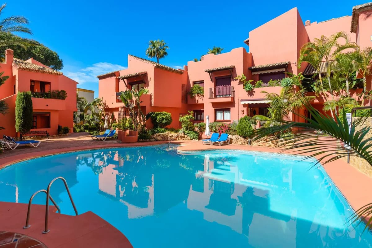 Middle Floor Apartment in Elviria