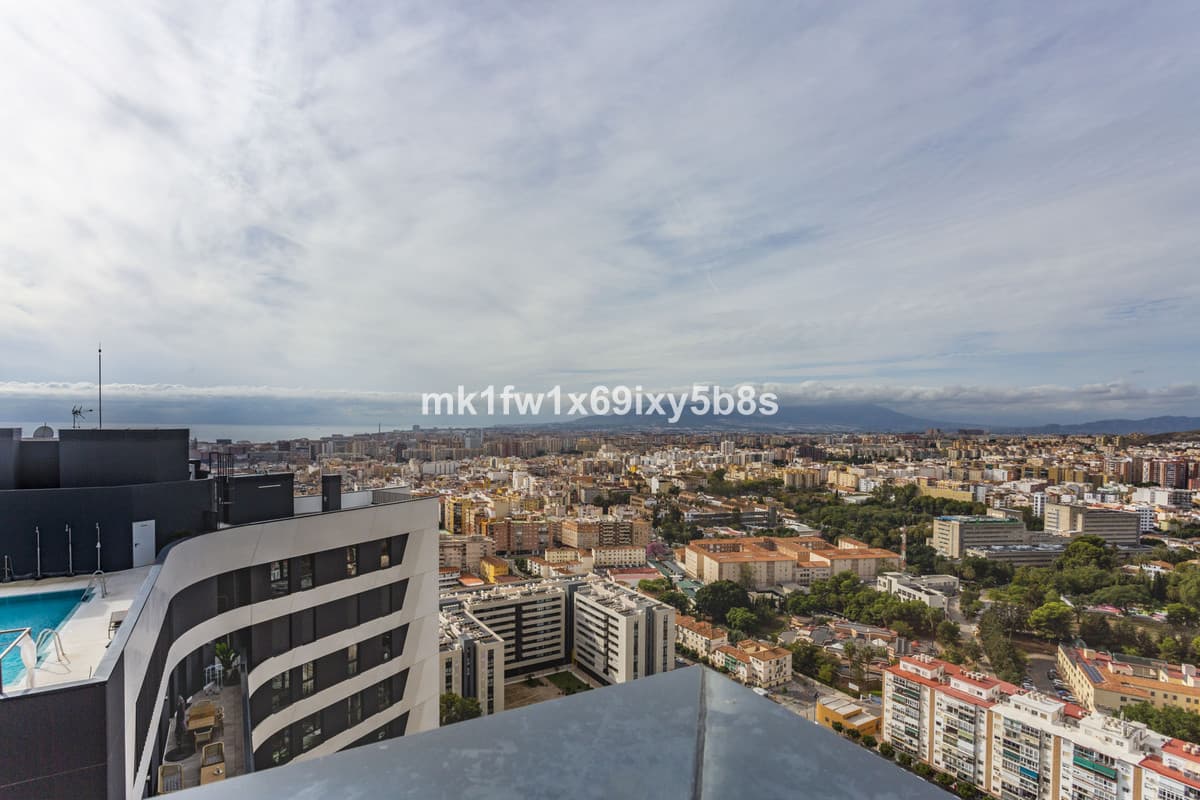 Middle Floor Apartment in Málaga Centro