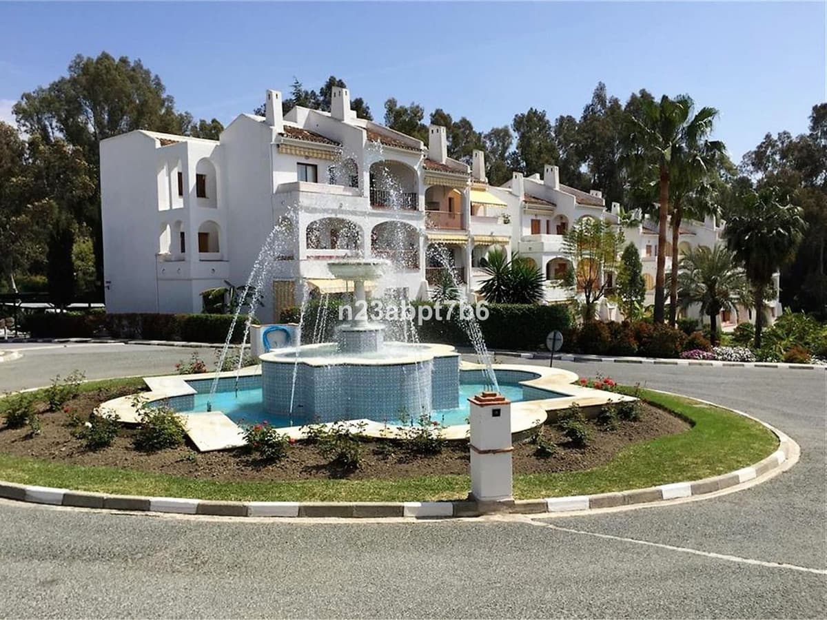 Ground Floor Apartment in Nueva Andalucía