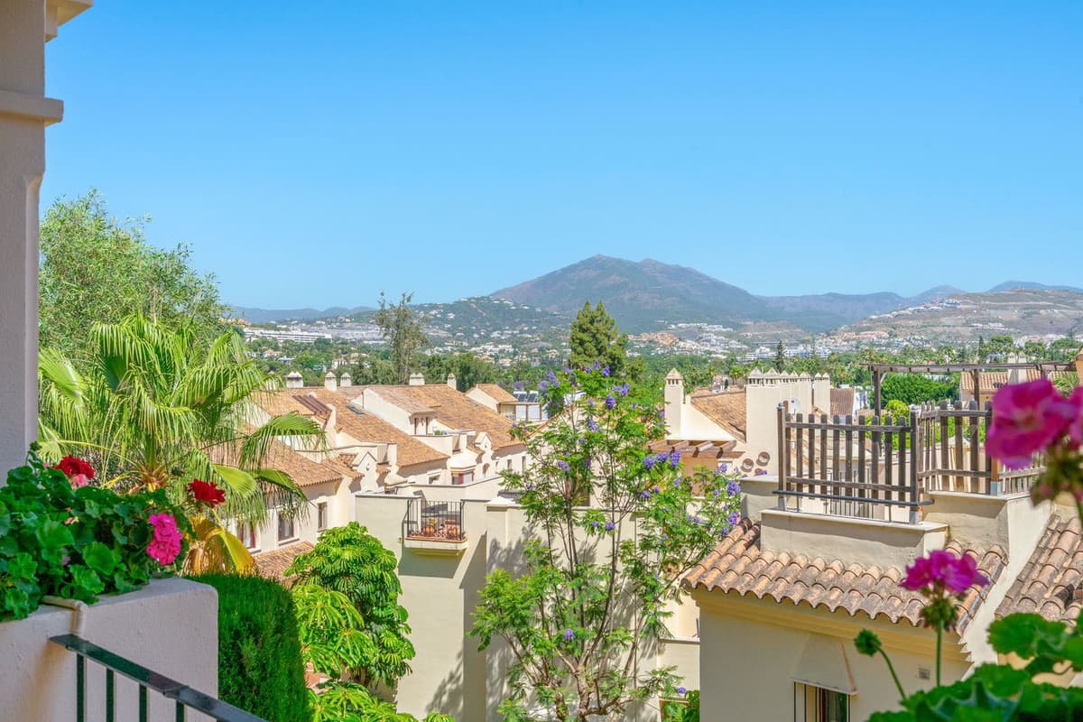 Middle Floor Apartment in Nueva Andalucía