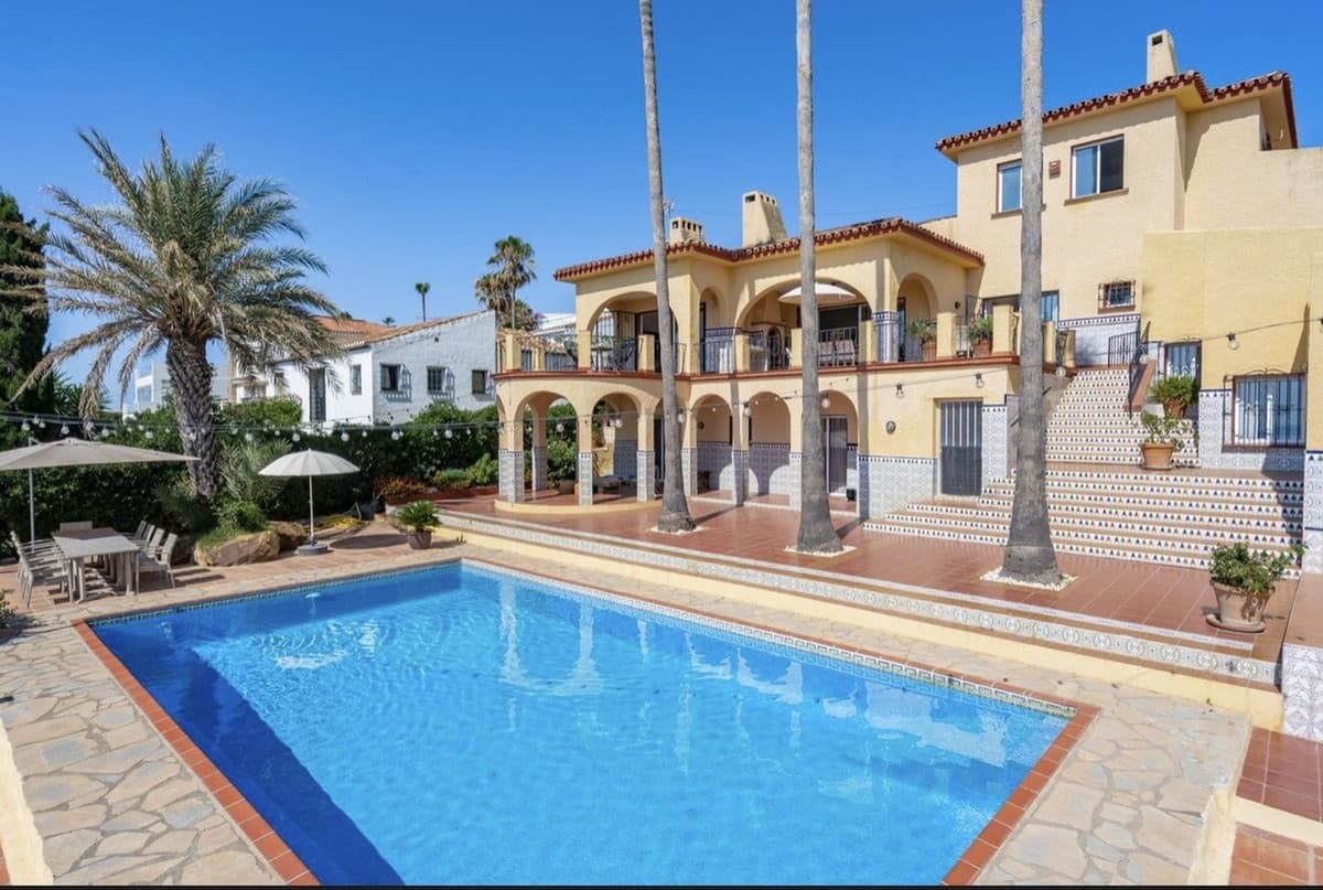 Detached Villa in Estepona