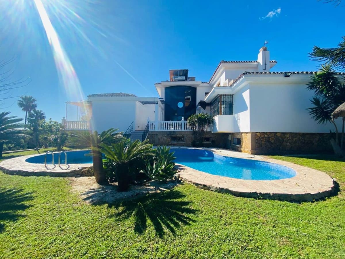 Detached Villa in Benalmadena
