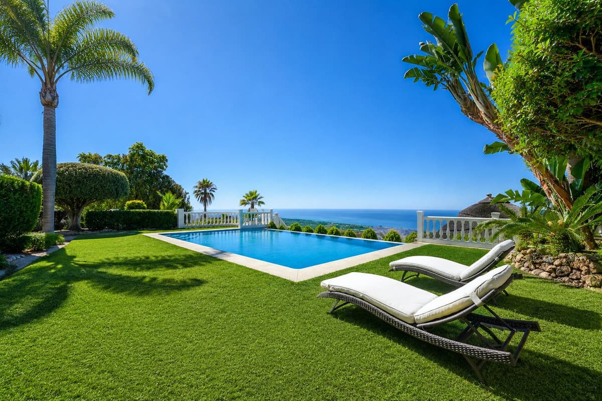 Detached Villa in Altos de los Monteros