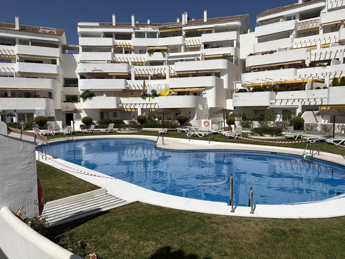 Middle Floor Apartment in Nueva Andalucía