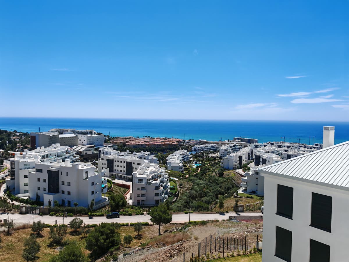 Apartament na środkowym piętrze in Fuengirola