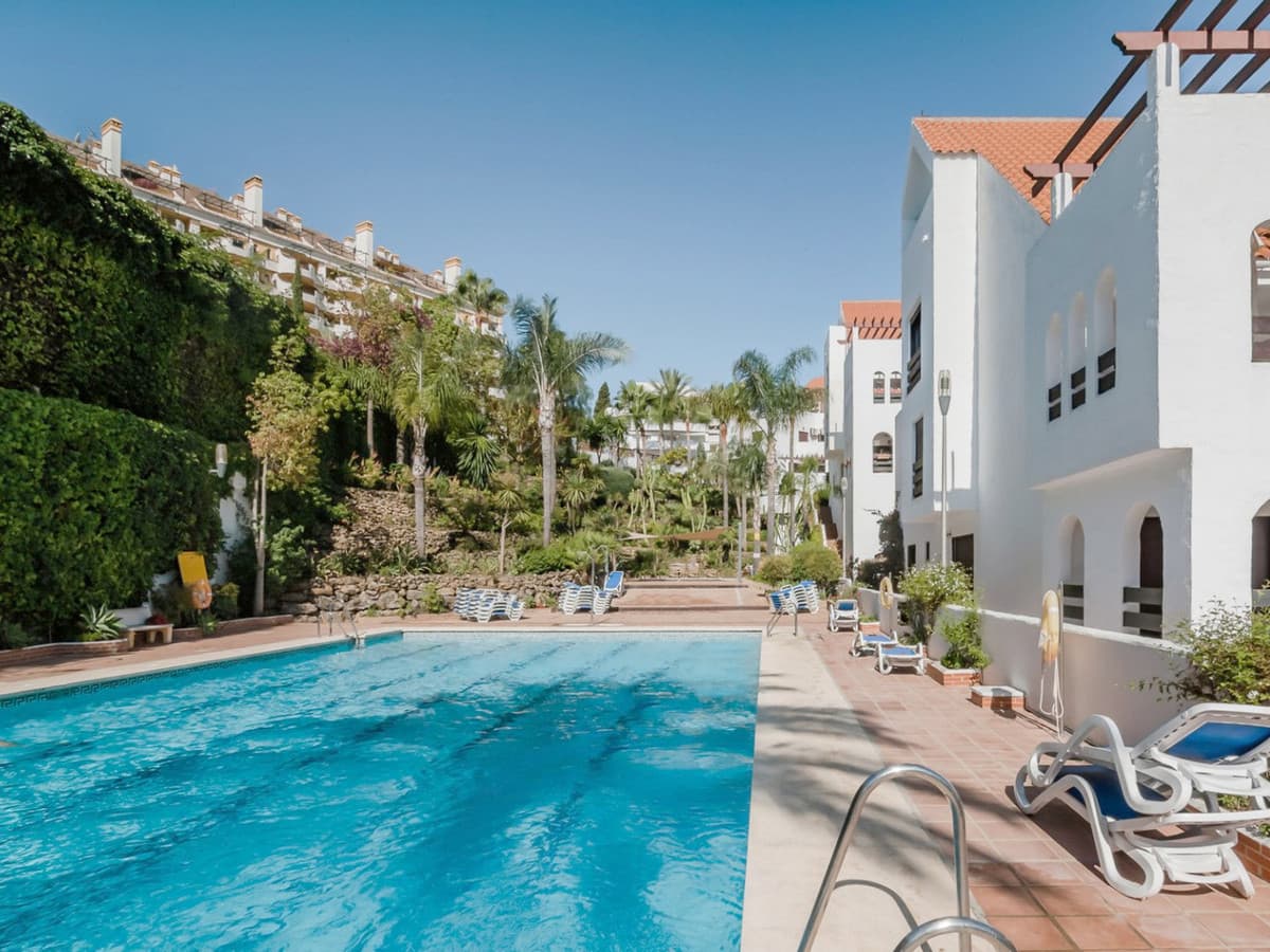 Middle Floor Apartment in Nueva Andalucía
