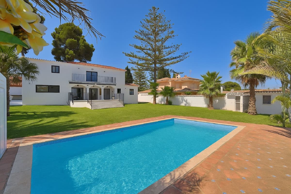 Detached Villa in El Coto