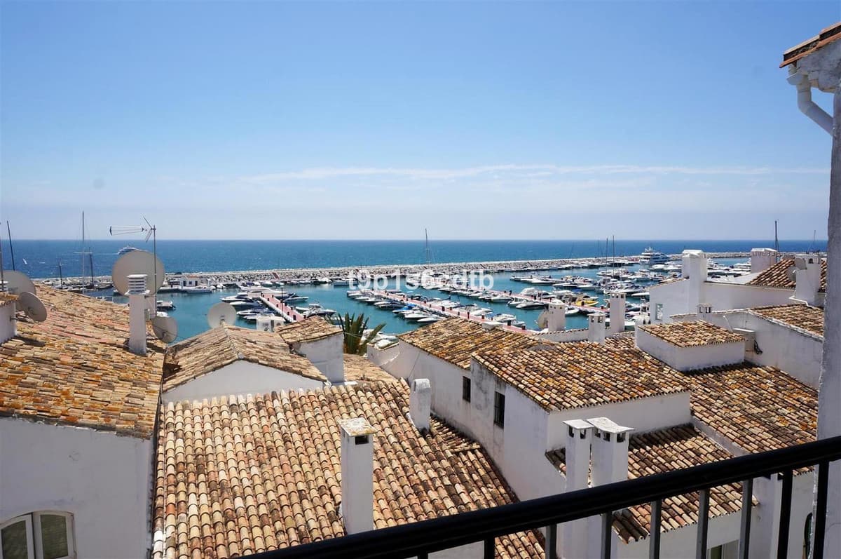 Middle Floor Apartment in Puerto Banús