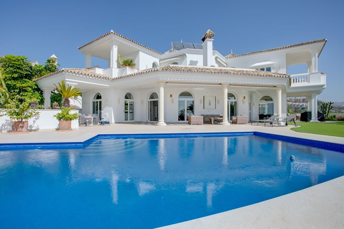 Fritliggende Villa in Benahavís