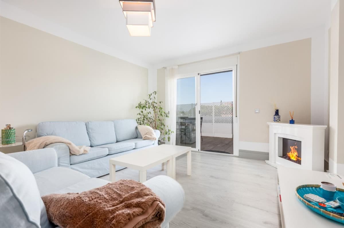 Apartament na środkowym piętrze in Nueva Andalucía
