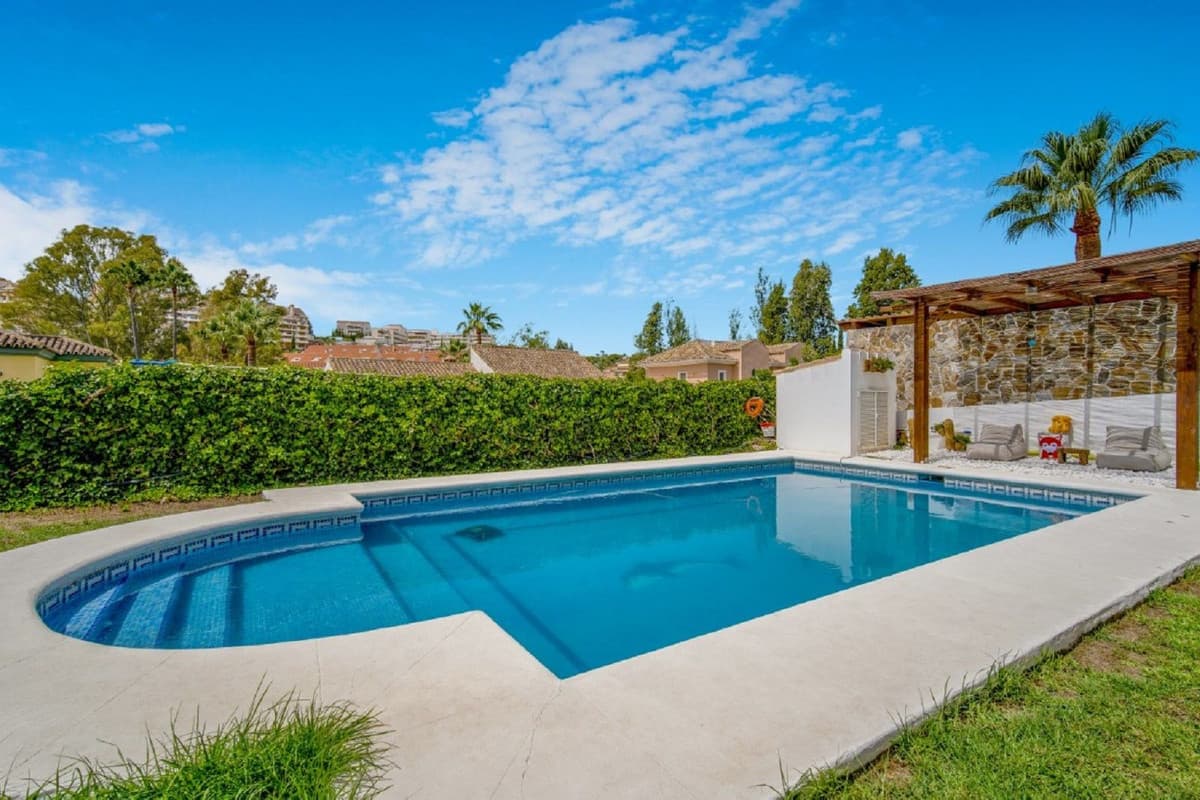 Detached Villa in Nueva Andalucía