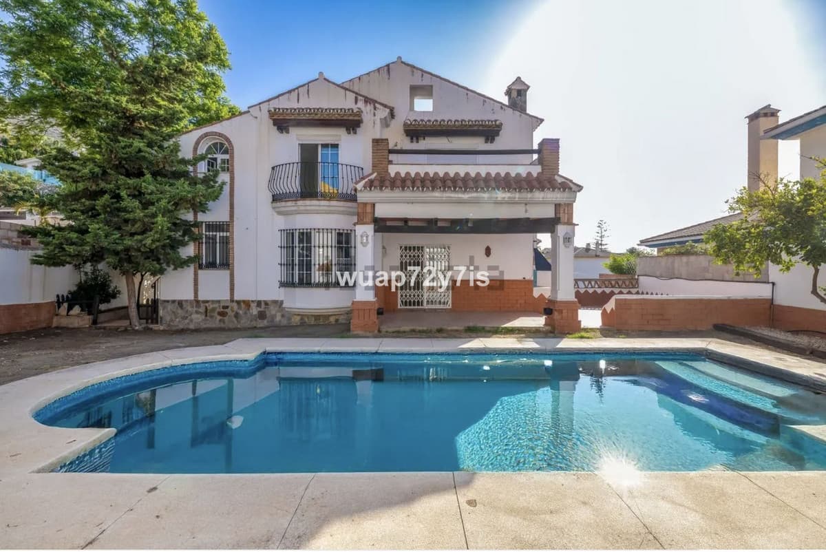 Detached Villa in Benalmadena