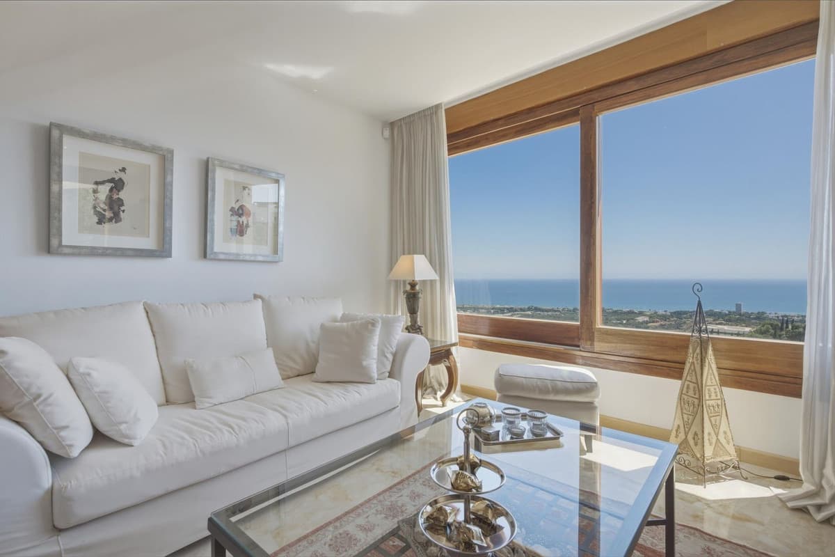 Mellemetage Lejlighed in Altos de los Monteros